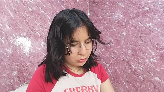 XXX chat uživo modela Lia_sarahi