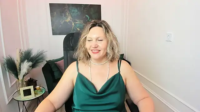 NinaStarle: онлайн-секс-чат