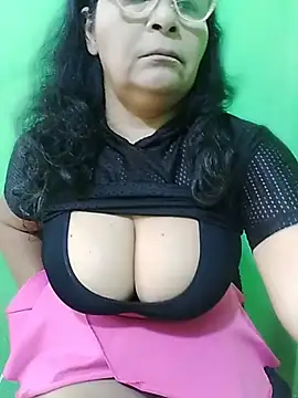 Amarantha25 élő XXX-chatje