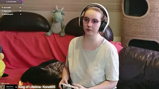 GamerGirl_Even Webbikameraesitys