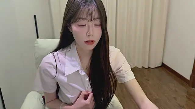 Onecutelittle's Live XXX Chat