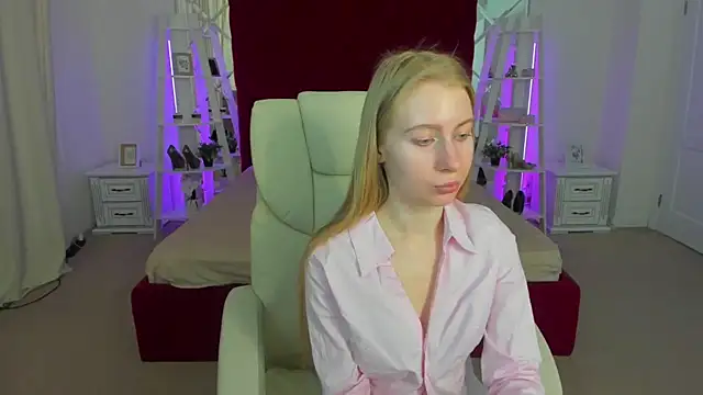 Alina_Blonde Pertunjukan Webcam