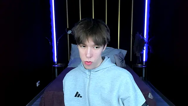 Chatroom XXX en direct de MarkBranston