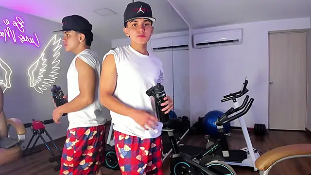 _TaylorBlackのライブXXXチャット