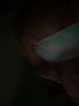 ToXxXiicBarbiie: διαδικτυακό σόου στην κάμερα