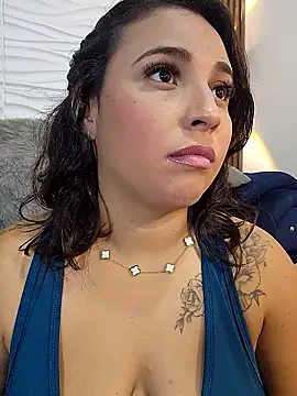 Chatroom XXX en direct de LizzRouse