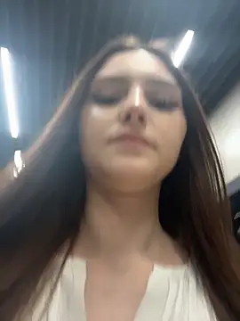 AnitaFly Adlı Modelin Canlı XXX Sohbeti