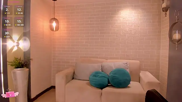 ArianaDumont 现场XXX聊天