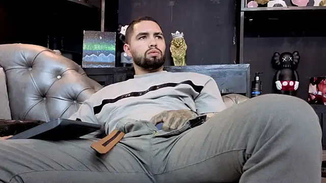 Pokazy przed kamerką – matteosantos