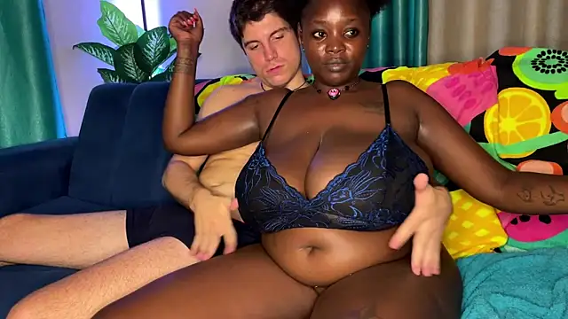 Živý XXX chat InterracialDream