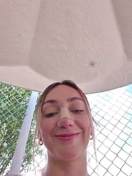 Chat +18 de Ninabigtitied ao vivo