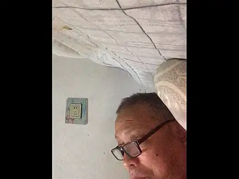 yaocaobi8 在線直播表演