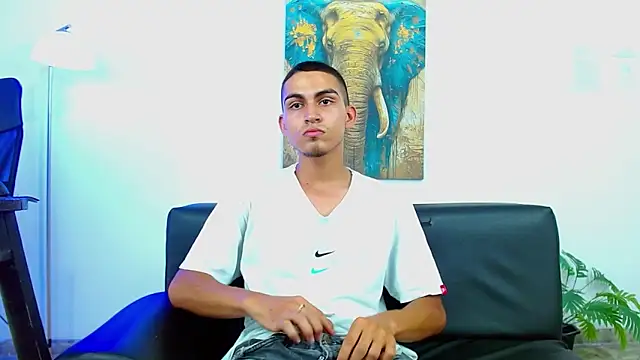 lucass_18 在線直播表演