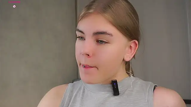 MelodyBaur Adlı Modelin Canlı XXX Sohbeti