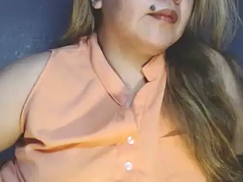 ambersmile élő XXX-chatje