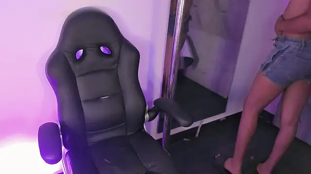 Pokazy przed kamerką – Daniiela_Ember