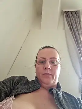 Goodass7 Live XXX-Chat