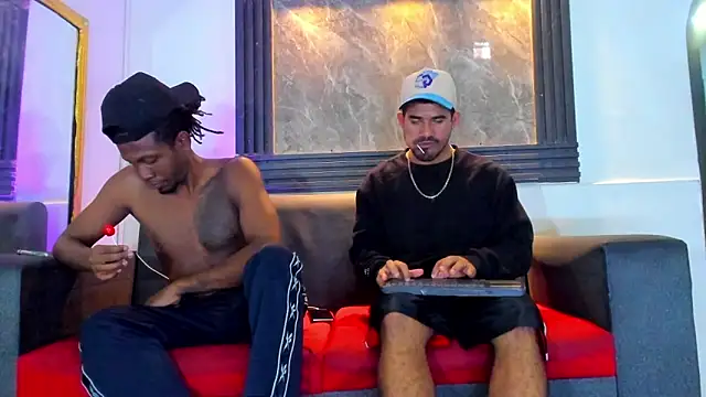 Latins_on_fireのウェブカメラショー