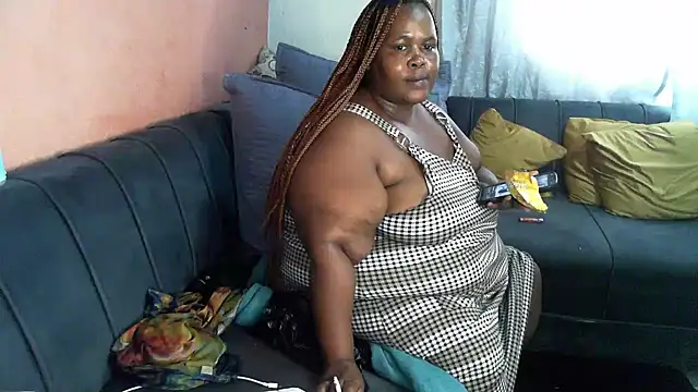 แชท XXX สดของ BigBellySlutty