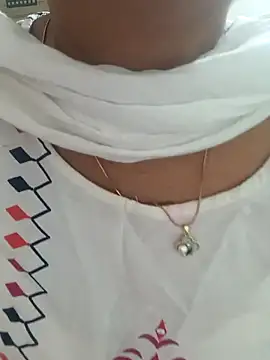 Czat XXX na żywo – Shanu_Shah