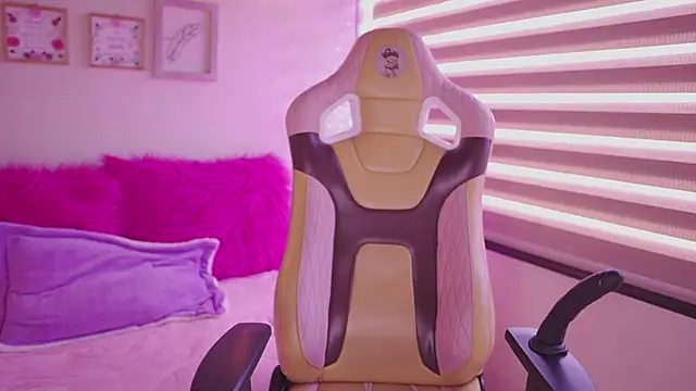 แชท XXX สดของ tommy_blue