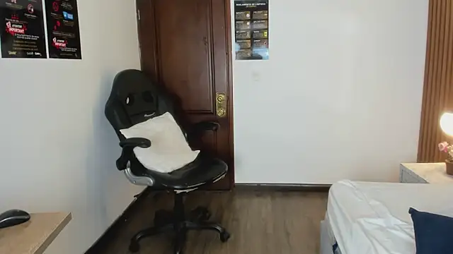 แชท XXX สดของ Ambarross_