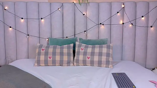 AnnieRouse__'s Live XXX Chat