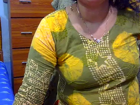 Živý XXX chat Horny_Doll24