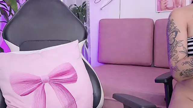 Emmy_And_Luna 라이브 XXX 채팅