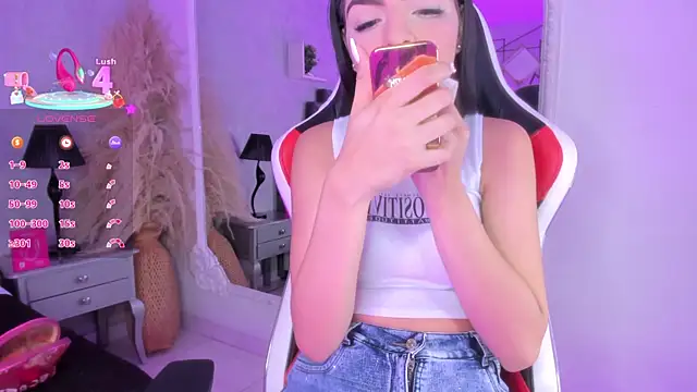 KarelyMitchel's Live XXX Chat