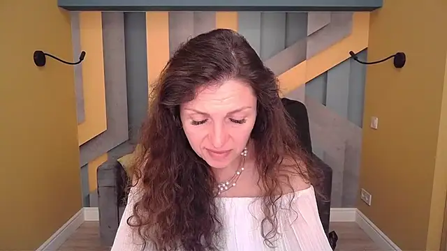 دردشة EllaLong الجنسية المباشرة