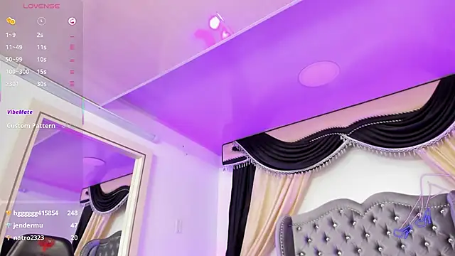 Živý XXX chat ZelinaEvans