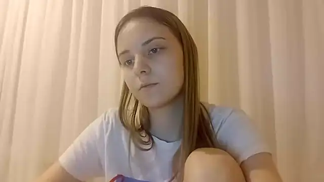 SadyeEntel Show in webcam