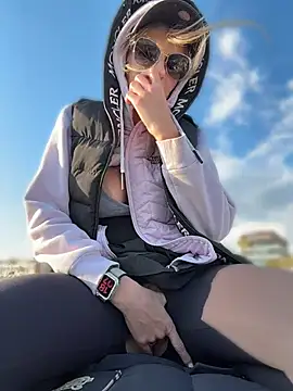 Betsy 网络视讯表演