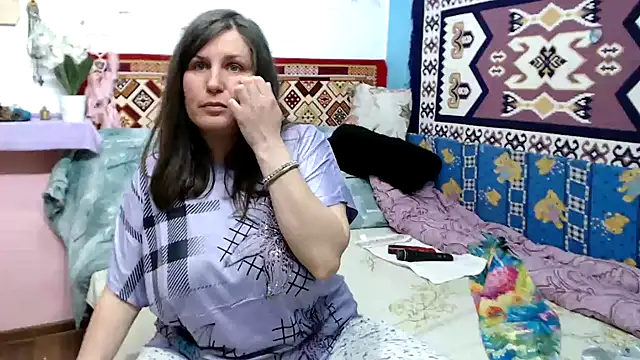 Adelinemilf Webcam show