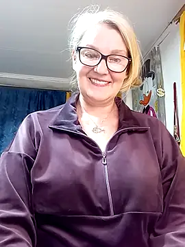 irinamaux Adlı Modelin Canlı XXX Sohbeti