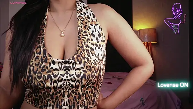 Aphrodisia_XOXO Adlı Modelin Canlı XXX Sohbeti