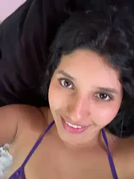 emmariders2 Adlı Modelin Canlı XXX Sohbeti