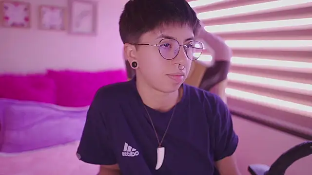 Chat XXX ao vivo de tommy_blue