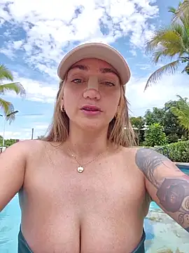 Ninabigtitied webkamerás műsora