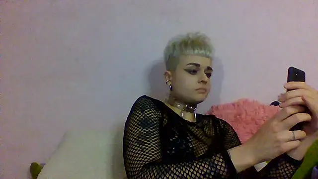 AlisaDear257 Adlı Modelin Canlı XXX Sohbeti