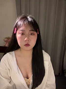 ooooBaby129 Adlı Modelin Canlı XXX Sohbeti