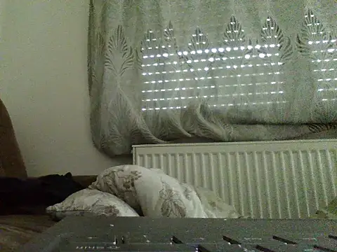 FROL83: διαδικτυακό σόου στην κάμερα