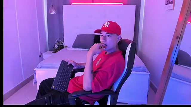 Thiago_2003_'s Live XXX Chat