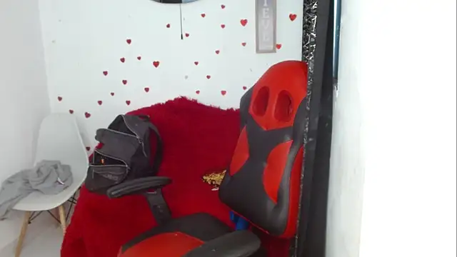 sven_fox723: διαδικτυακό σόου στην κάμερα