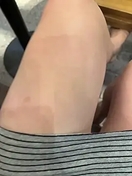 Meii-meyy live XXX chat