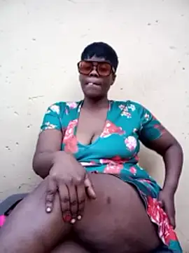 SQUITBOOTY live XXX chat