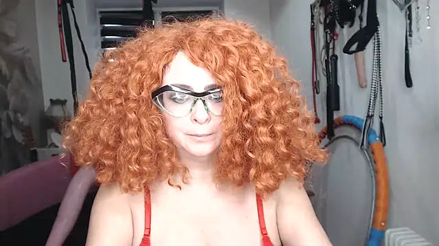 Chat +18 de MISSwithDOLLS ao vivo