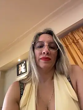 GatitacarlitaのライブXXXチャット