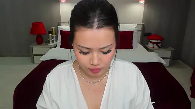 แชท XXX สดของ Brunette_Charm